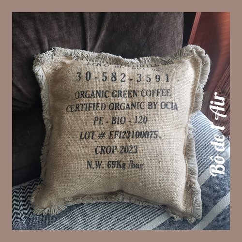 Coussin toile de jute " organic green coffee " et galon franges naturel