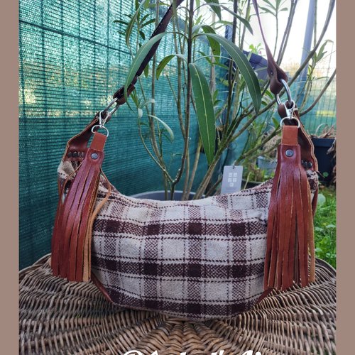 Sac demi-lune tissu lainage tartan et cuir marron