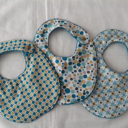 Bavoirs bébé en tissu et éponge bleu canard et motifs géométriques fermeture par pression taille 0-6 mois - en lot 
