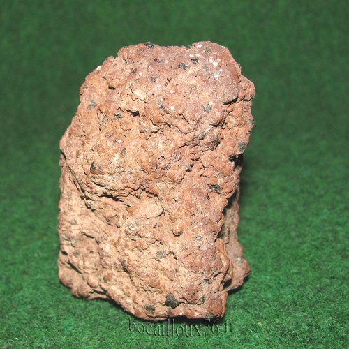 -dispo---basalte h380 - italie.vésuve - c. mineraux - e12