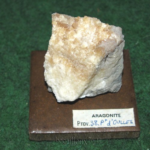 -dispo---aragonite s787* - 38.pont d'oulles - c. mineraux
