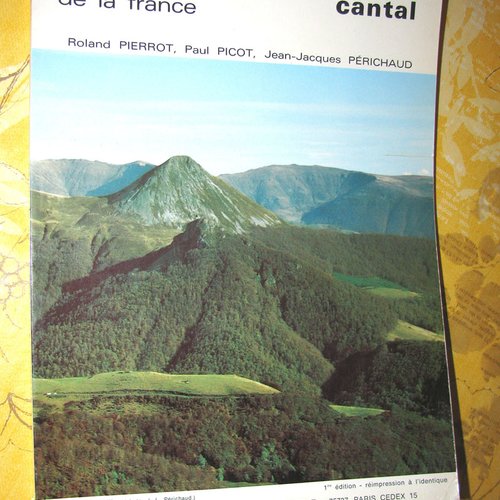 -dispo---inventaire mineralogique du cantal (15). brgm. c. livres .