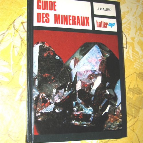 -dispo---guide des mineraux - hatier . c. livres .