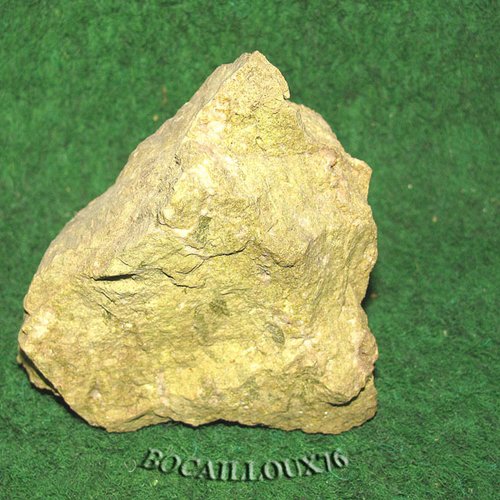 -dispo---epidote - pistacite ¤51 - 38.cornillon - m23 - c. mineraux .