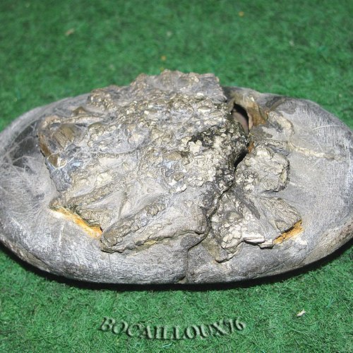 -dispo---pyrite ¤32 nodule - 29.porsguen - collection mineraux - m23