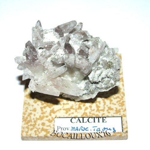 -dispo---calcite / pyrite s213* - maroc.taouz - c. mineraux - m21