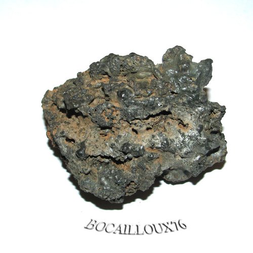 -dispo---basalte pahoehoe h158* - 974.la fournaise 2004 - c. mineraux - m31