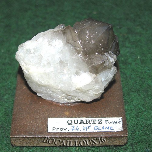 -dispo---quartz fume ¤447 - 74.mt blanc - c.mineraux - c21