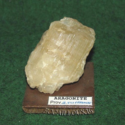 -dispo---aragonite ¤526* - 66.villefranche de conflent - c. mineraux - c21