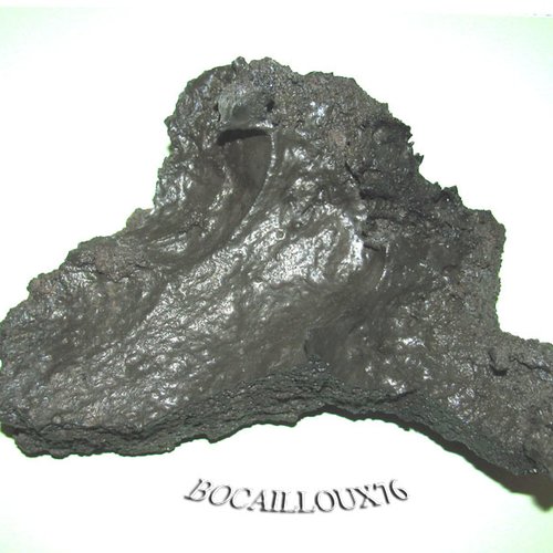 -dispo---basalte pahoehoe j86* -  fournaise 2009 - c. mineraux