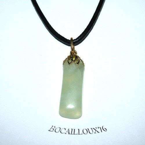 -dispo---jade 13* - pendentif baroque - attache doree .