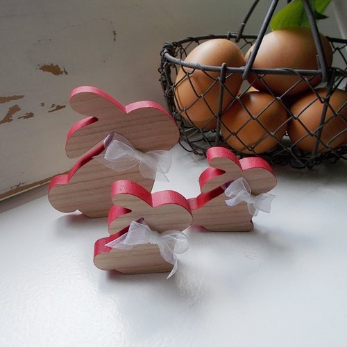 Lapins en bois massif décoré