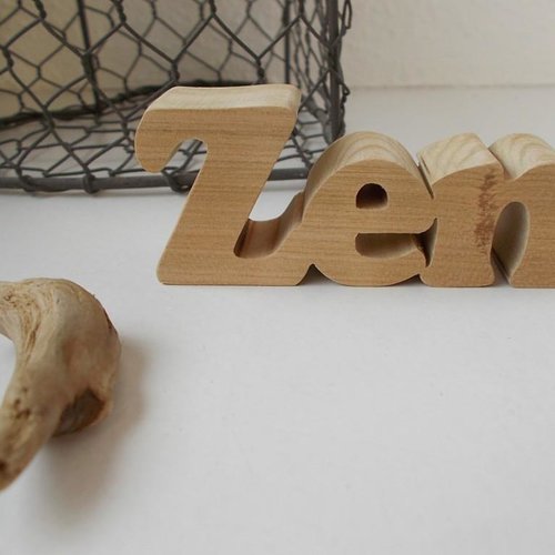 Mot décoratif en bois : zen
