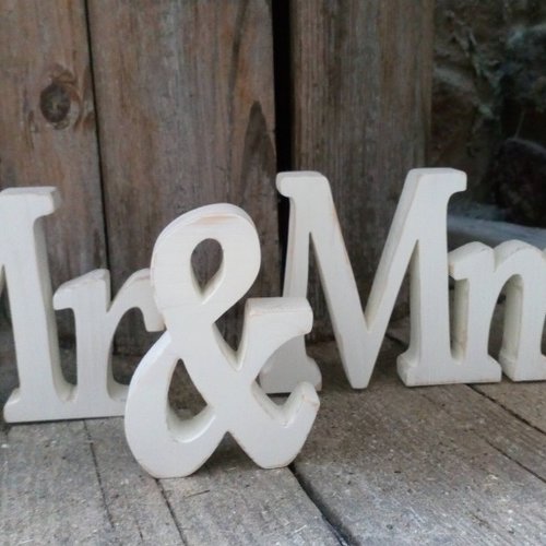 Déco pour mariage en bois brut : mr et mme