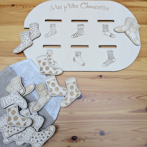 Couvercle/plaque d'activité pour petit bac trofast : tri des p'tites chaussettes