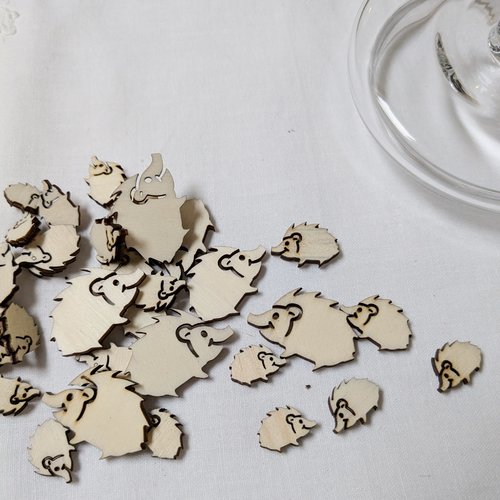 Hérissons miniatures en bois