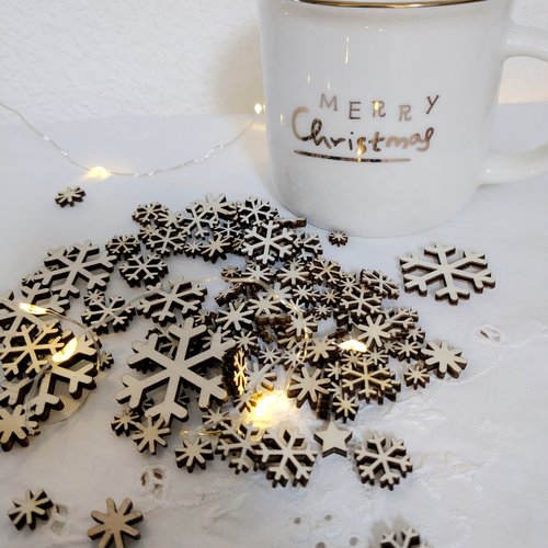 Flocons miniatures en bois