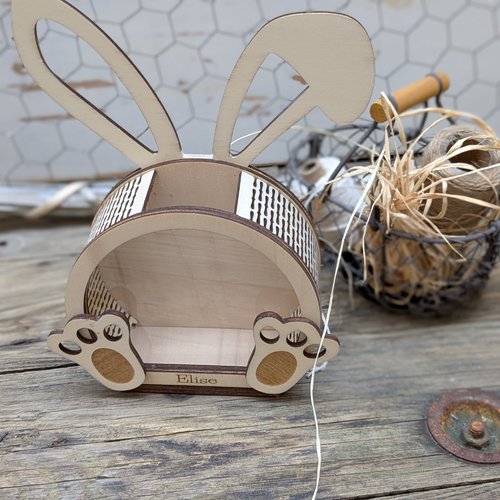 Lapin boite oeufs en chocolat