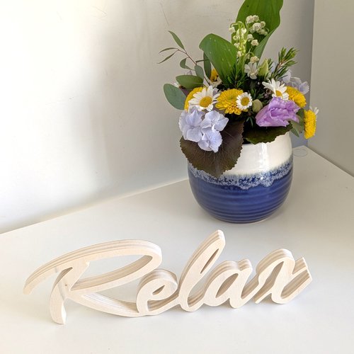 Relax : mot décoratif en bois  brut