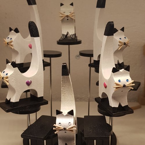 Chat porte bague en bois