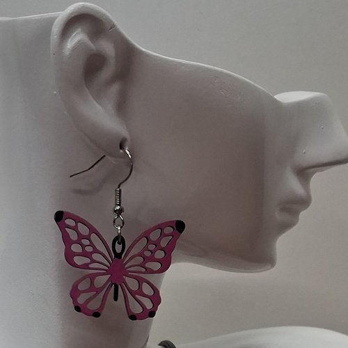 Boucles d'oreille en bois motif papillon