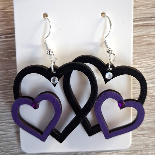 Boucles d'oreille en bois motif coeurs
