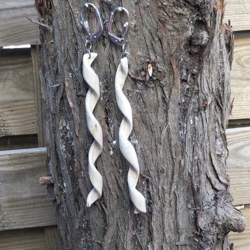 Boucles d'oreilles en bois, forme spirale