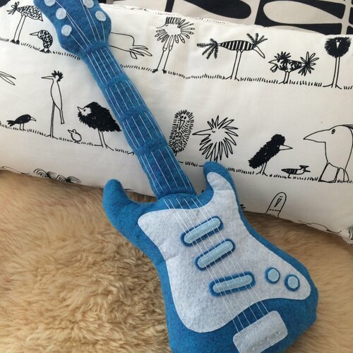 peluche guitare