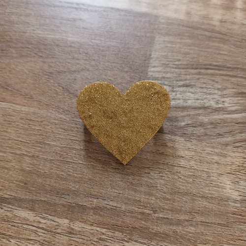 Broche coeur doré et pailleté
