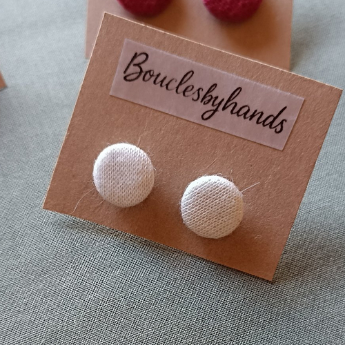 Puces oreilles bouton en tissus