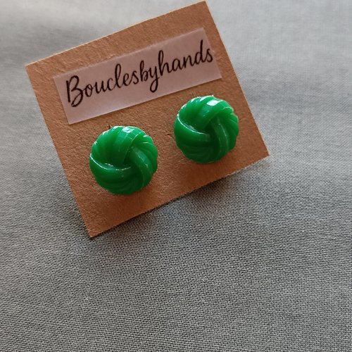 Puces oreilles bouton