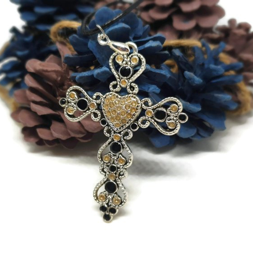 Croix arlésienne noire et or