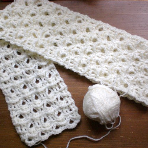 Sur commande uniquement : echarpe en laine au crochet