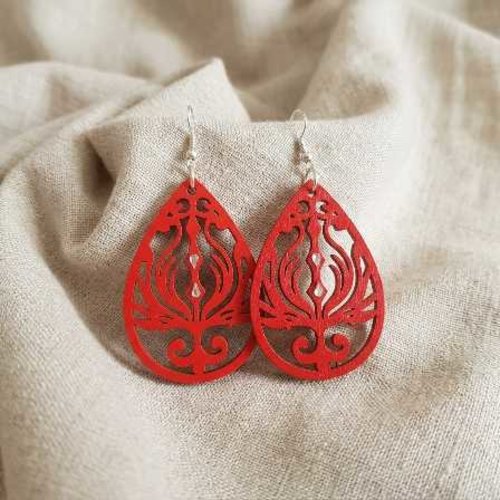 Boucles d'oreilles goutte en bois rouge