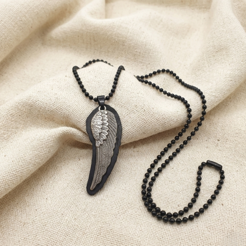 Collier aile d'ange homme en chambre à air et acier argenté, pendentif plume noir, style rock biker