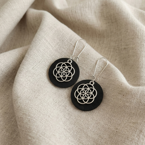 Boucles d'oreilles pendantes en chambre à air recyclée, graine de vie, bijoux éco-responsables noirs et argentés, style bohème