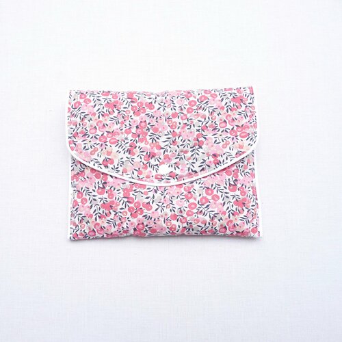 Pochette couches et lingettes liberty  femme maman bébé maquillage betsy couches lingettes masque