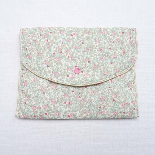 Pochette couches et lingettes maman enfant bébé original maquillage lingerie langer  masques