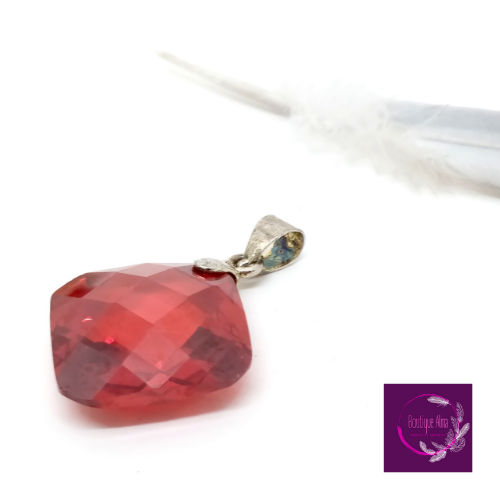 Pendentif en cristal swarovski couleur rouge en losange 20 mm