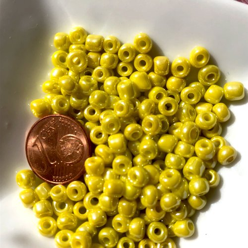 Perles de rocaille jaune nacré  4 mm  - lot de 15gr