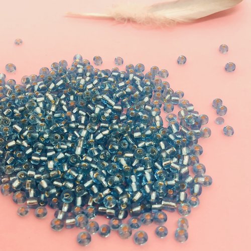 Perles de rocaille de verre ton bleu irisé 3 mm  - lot de 15gr