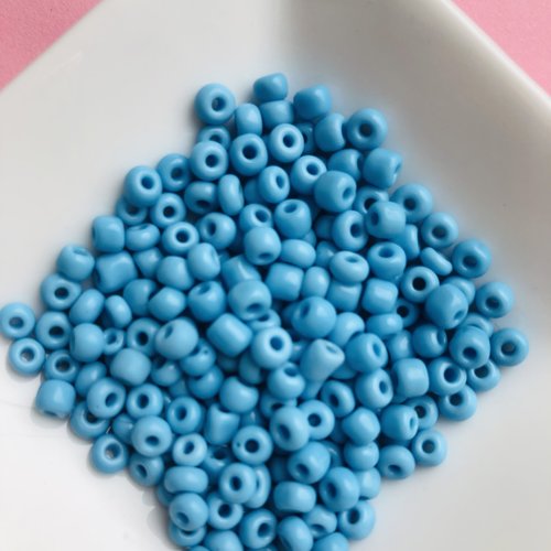 Perles de rocaille bleu ciel  4 mm  - lot de 12gr