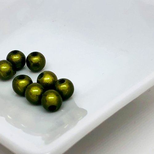 Perles magiques - lot de 8 perles rondes vert olive 6 mm