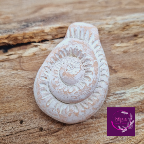 Pendentif en terre cuite 53 mm