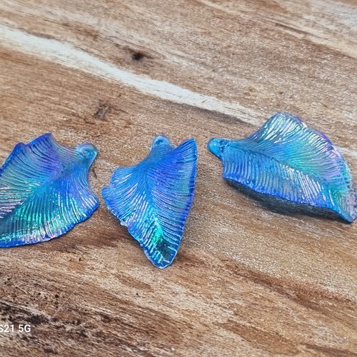 Lot 3 breloques bleu translucide feuille 35 mm