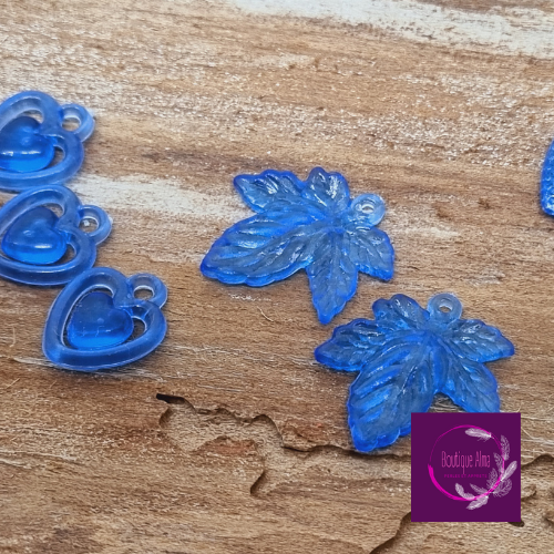 Lot 9 breloques bleu