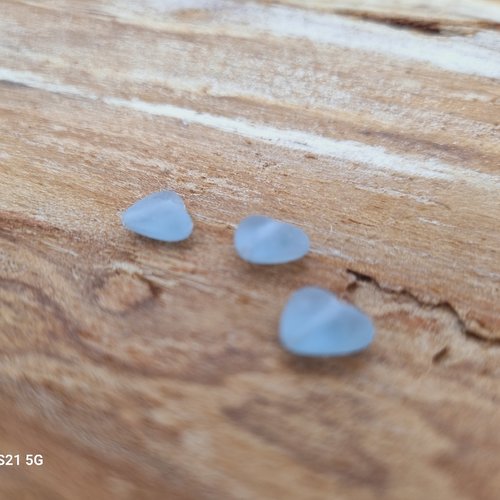 Lot de 3 perles forme coeur acrylique bleu 8 mm