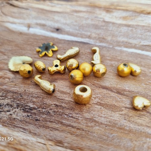 Lot de perles acrylique dorées