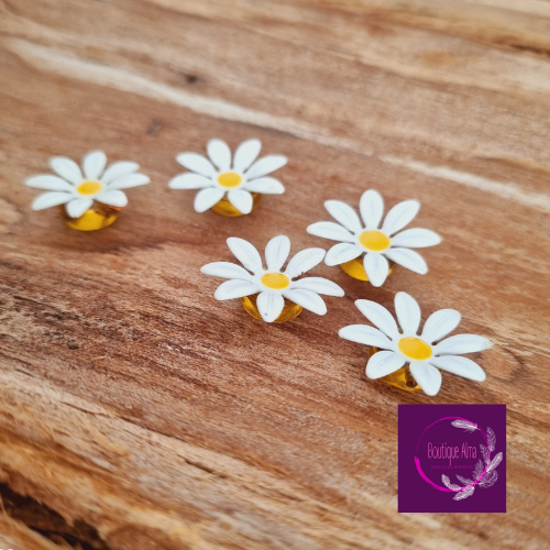 Lot de 5 perles marguerites métal peint