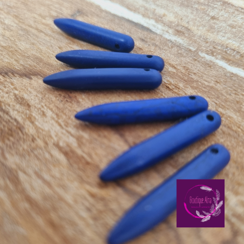 Aiguillettes pierre howlite bleu longueur 29 mm x 6